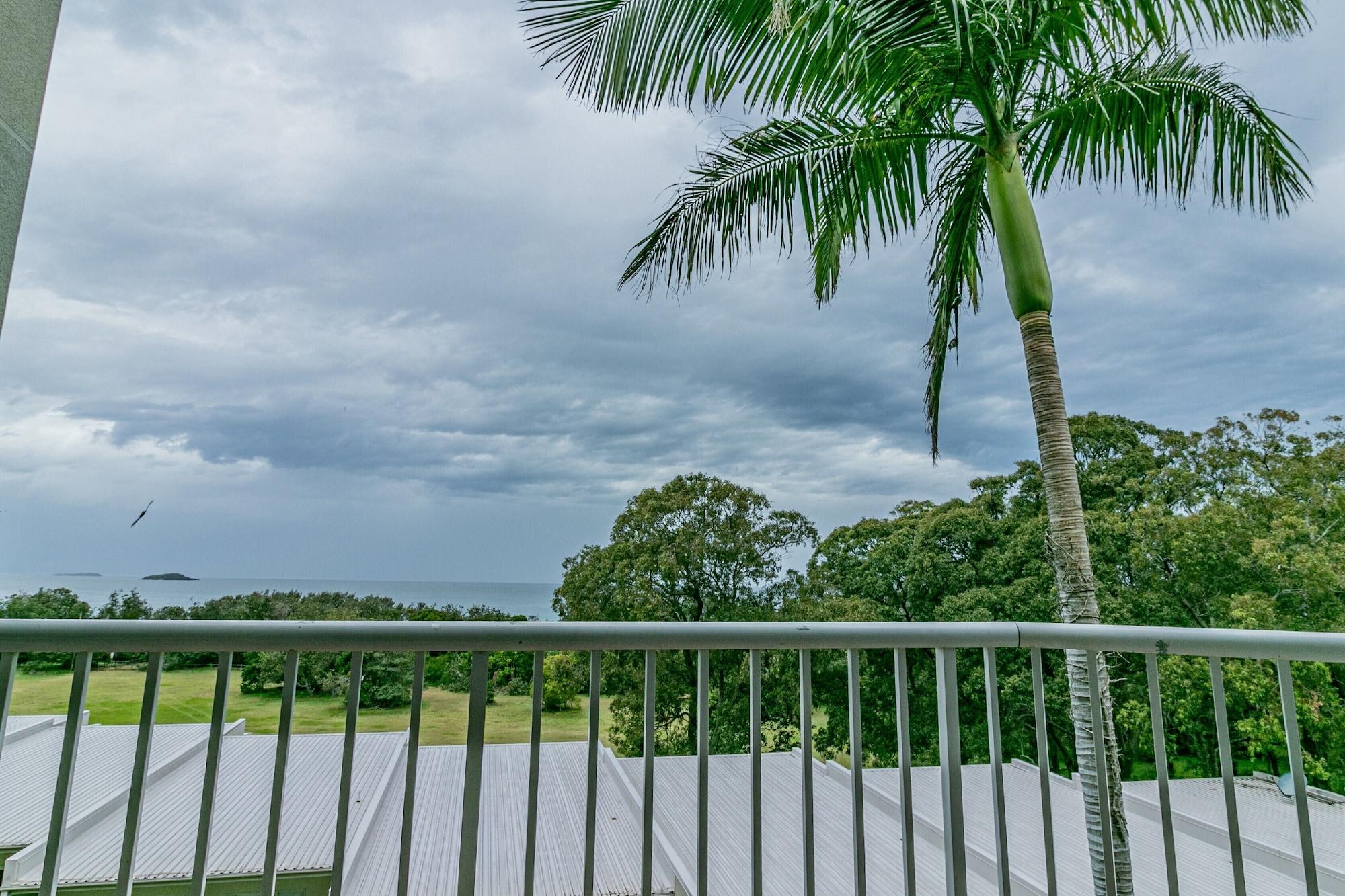 Absolute Beachfront Opal Cove Resort Korora Экстерьер фото