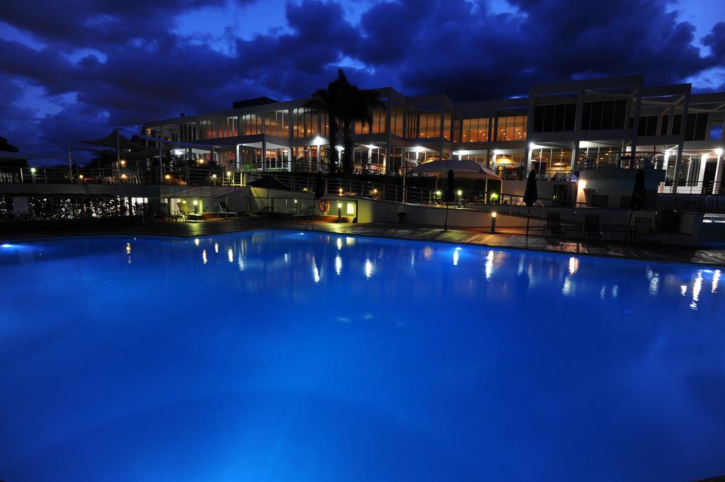 Absolute Beachfront Opal Cove Resort Korora Экстерьер фото