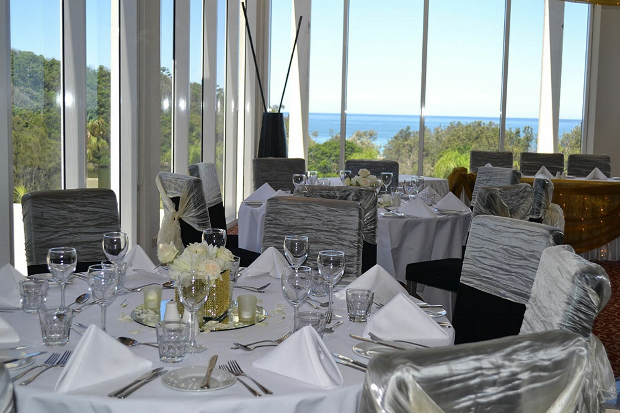Absolute Beachfront Opal Cove Resort Korora Экстерьер фото